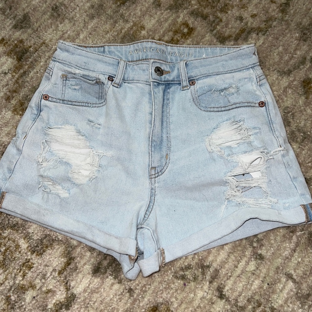 AE Mom Short